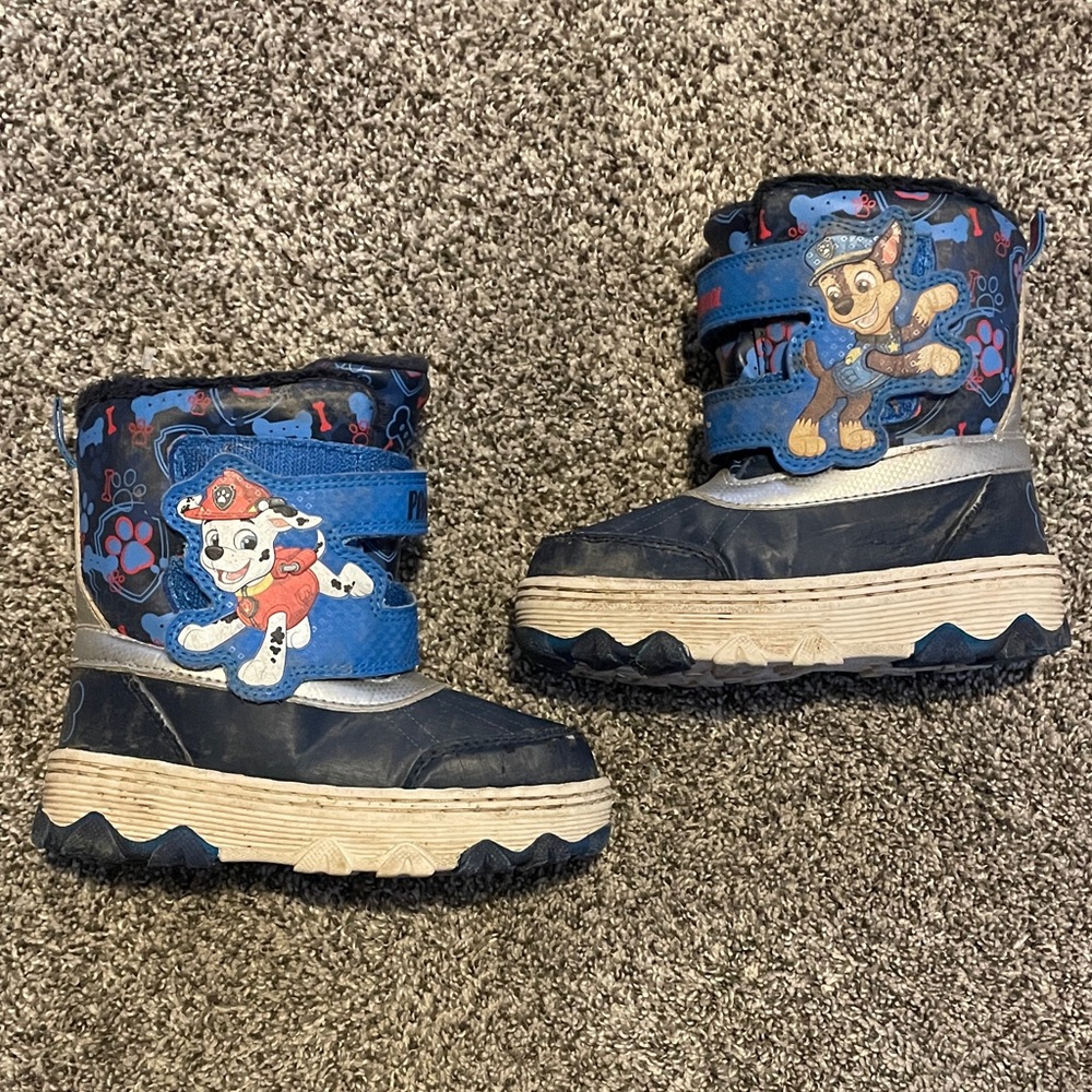 SALE! LAST CHANCE!! Paw patrol snow boots